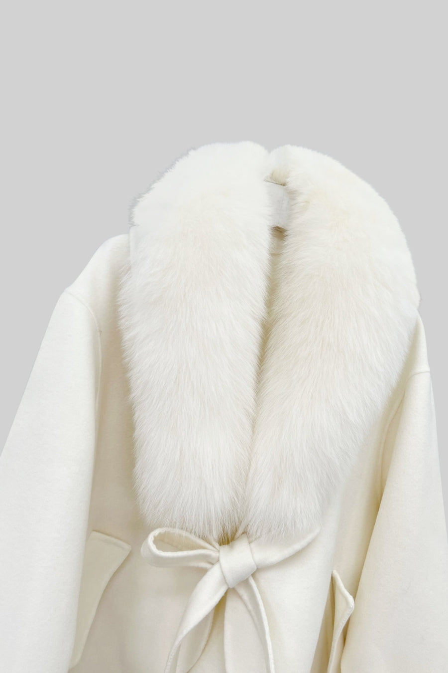 Cashmere Coat With Oversized Fox Fur Collar - Off White