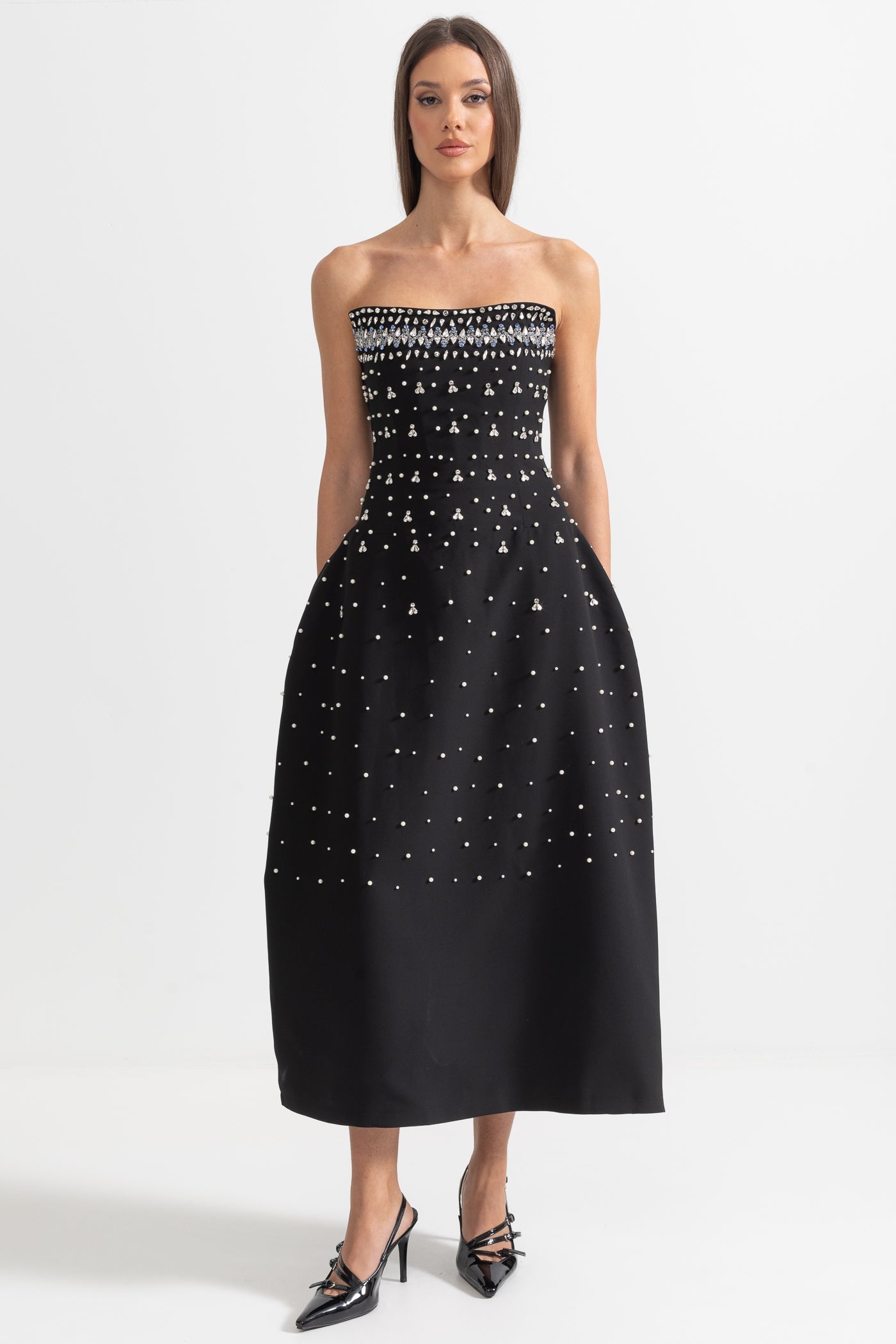 Sleeveless Fitted Dress With Diamond Embellishments - Black