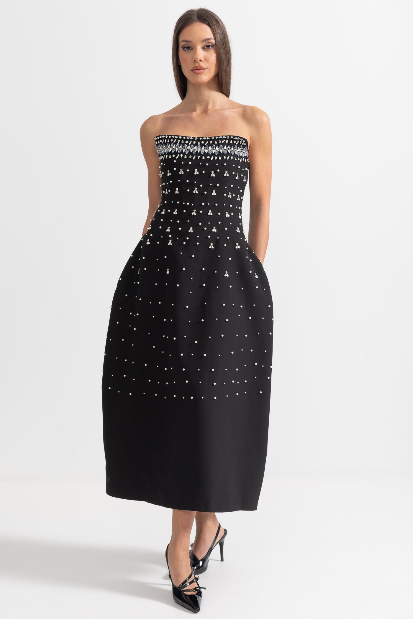 Sleeveless Fitted Dress With Diamond Embellishments - Black