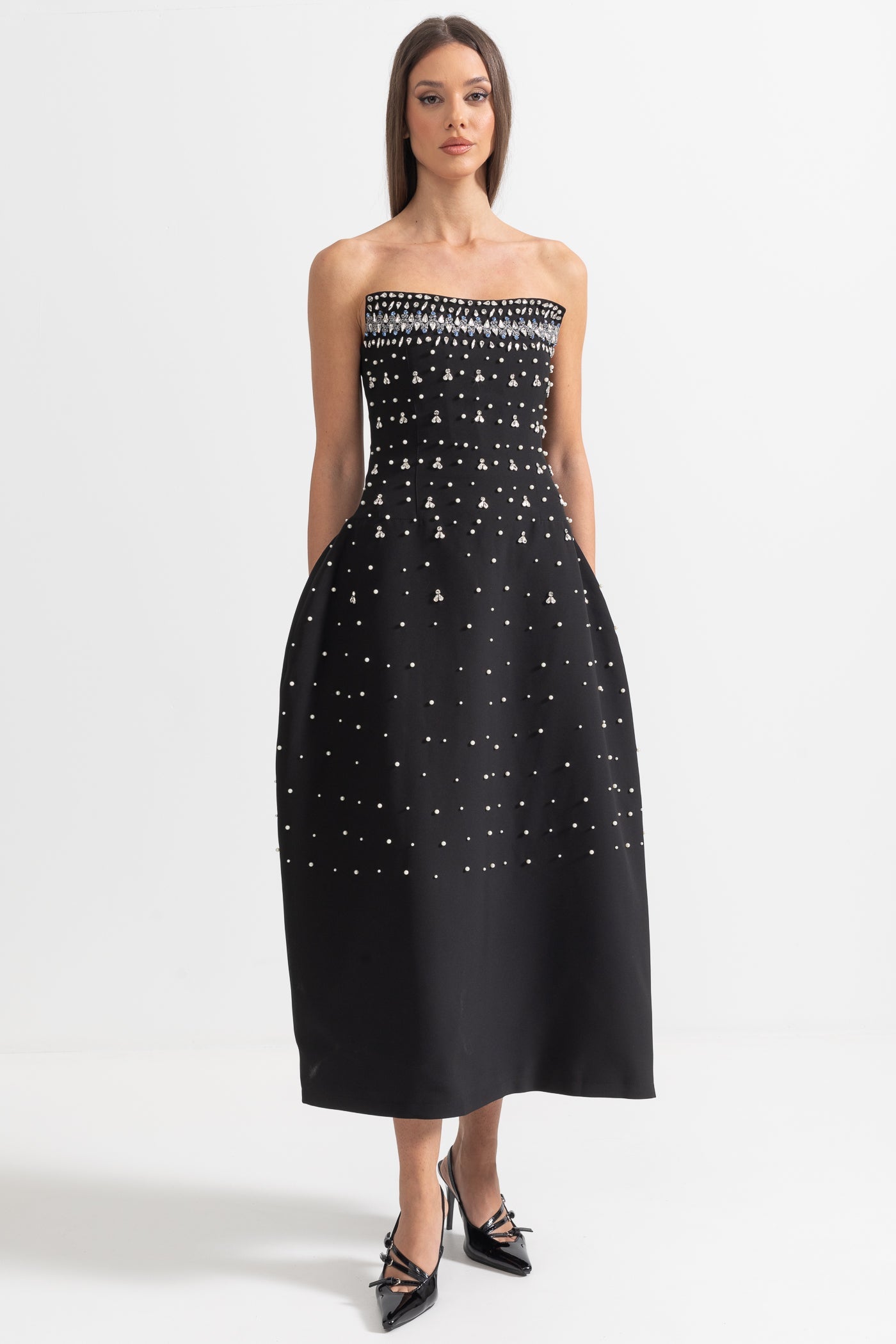 Sleeveless Fitted Dress With Diamond Embellishments - Black