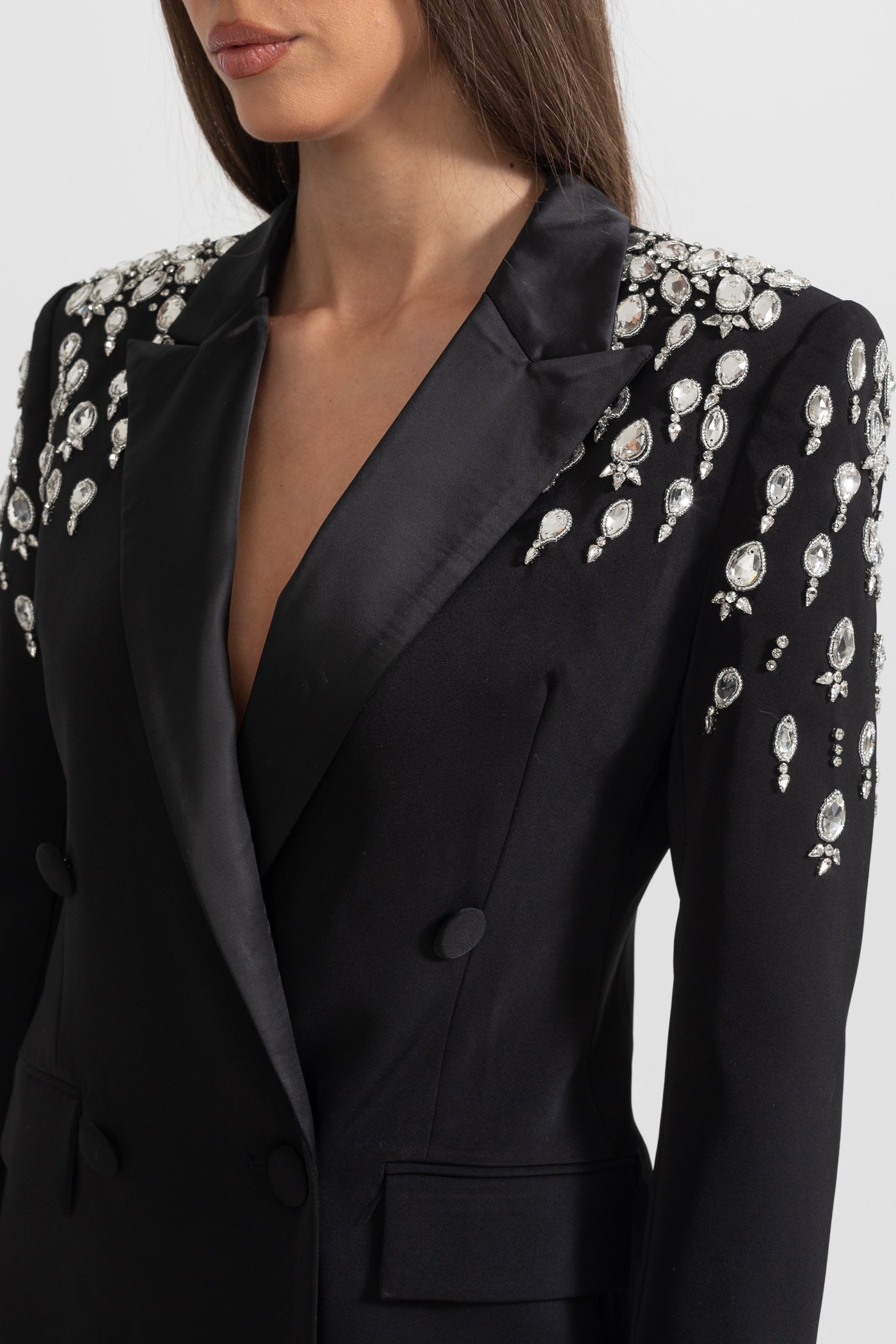 Elegant blazer med diamant pyntet skuldre - sort