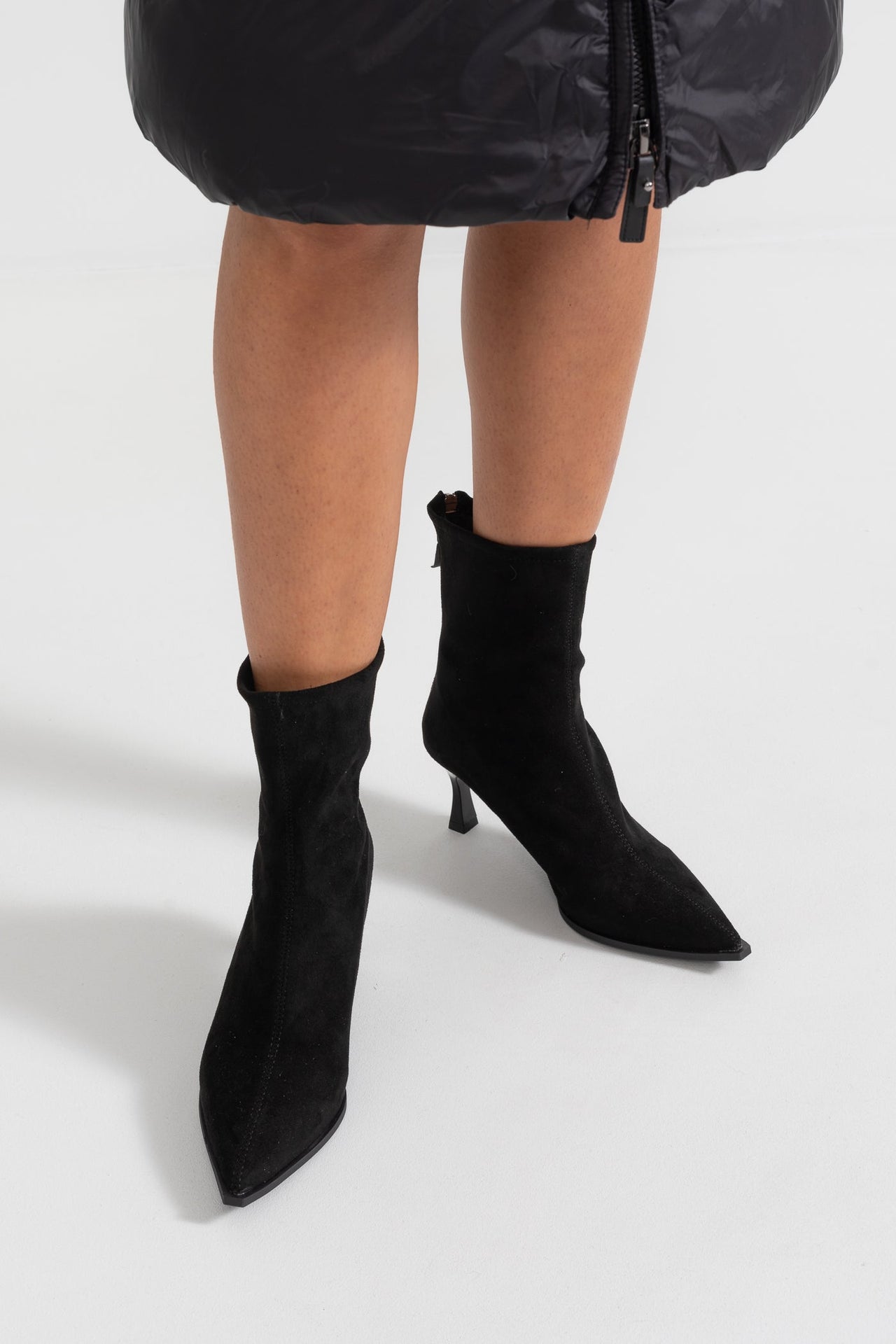 Elegant Suede Ankle Boots - Black