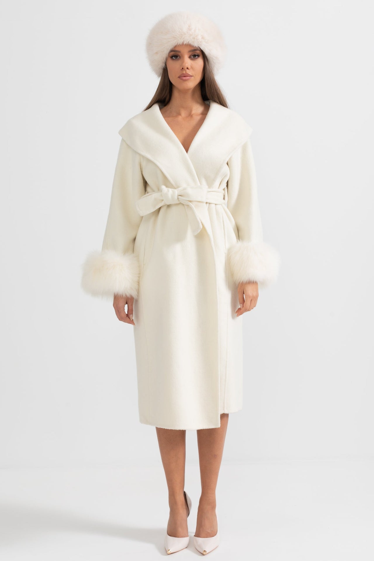 Luxurious Cashmere Long Coat With Fox Fur Cuffs - Ivoire