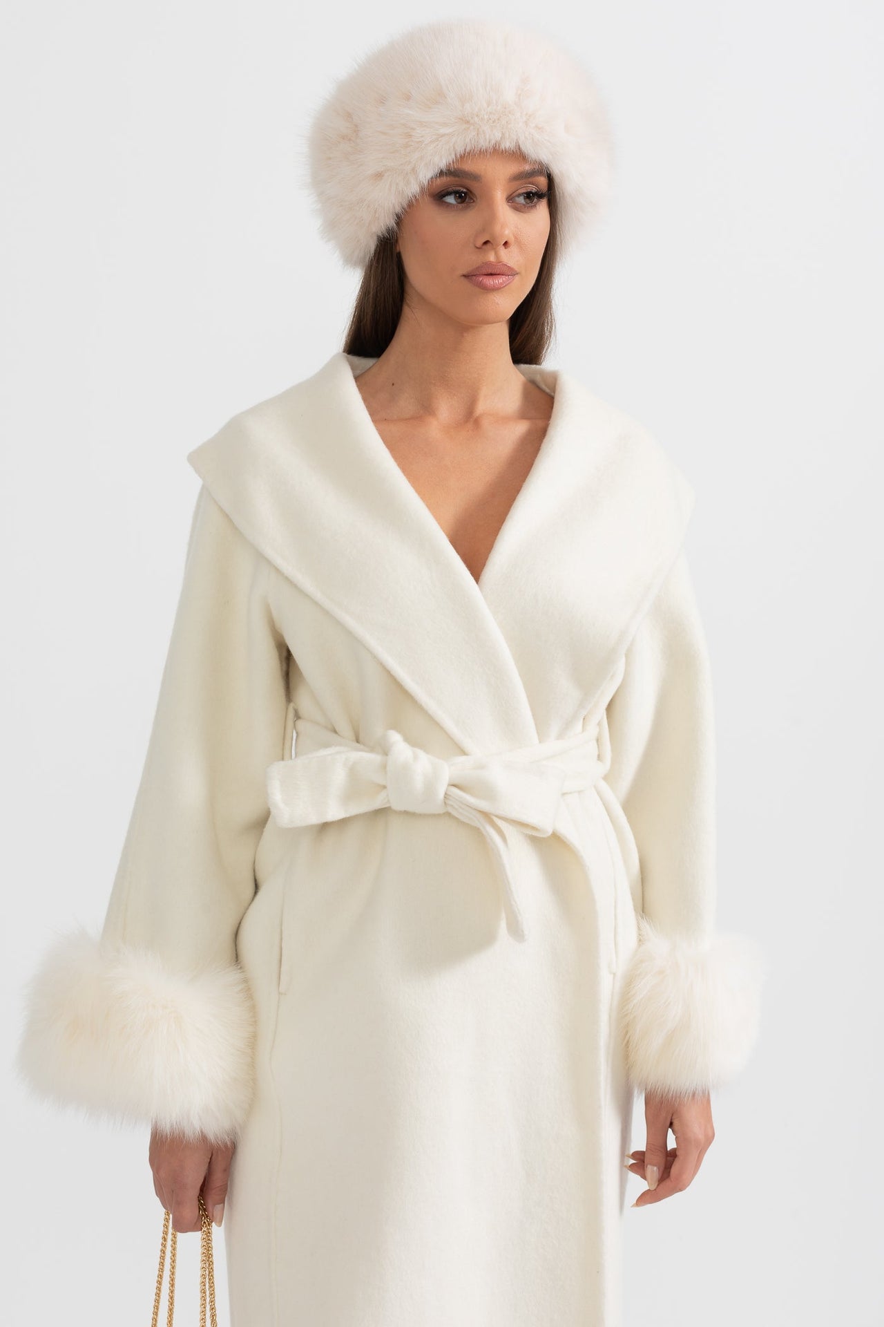 Luxurious Cashmere Long Coat With Fox Fur Cuffs - Ivoire