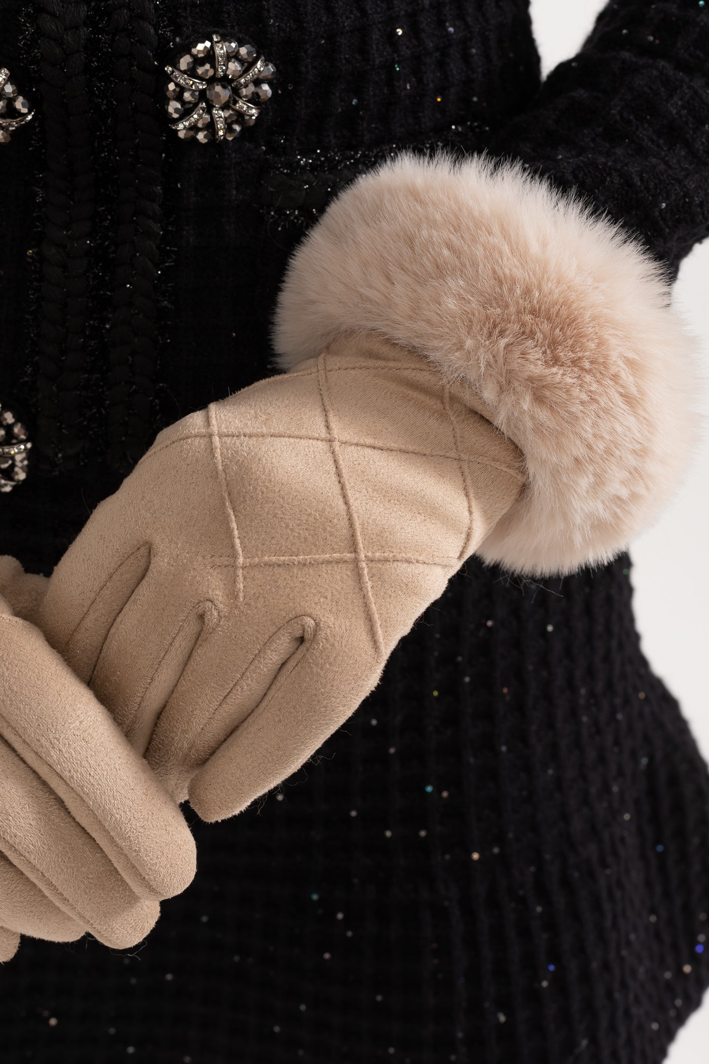 Suede Quilted Gloves With Fur - Beige