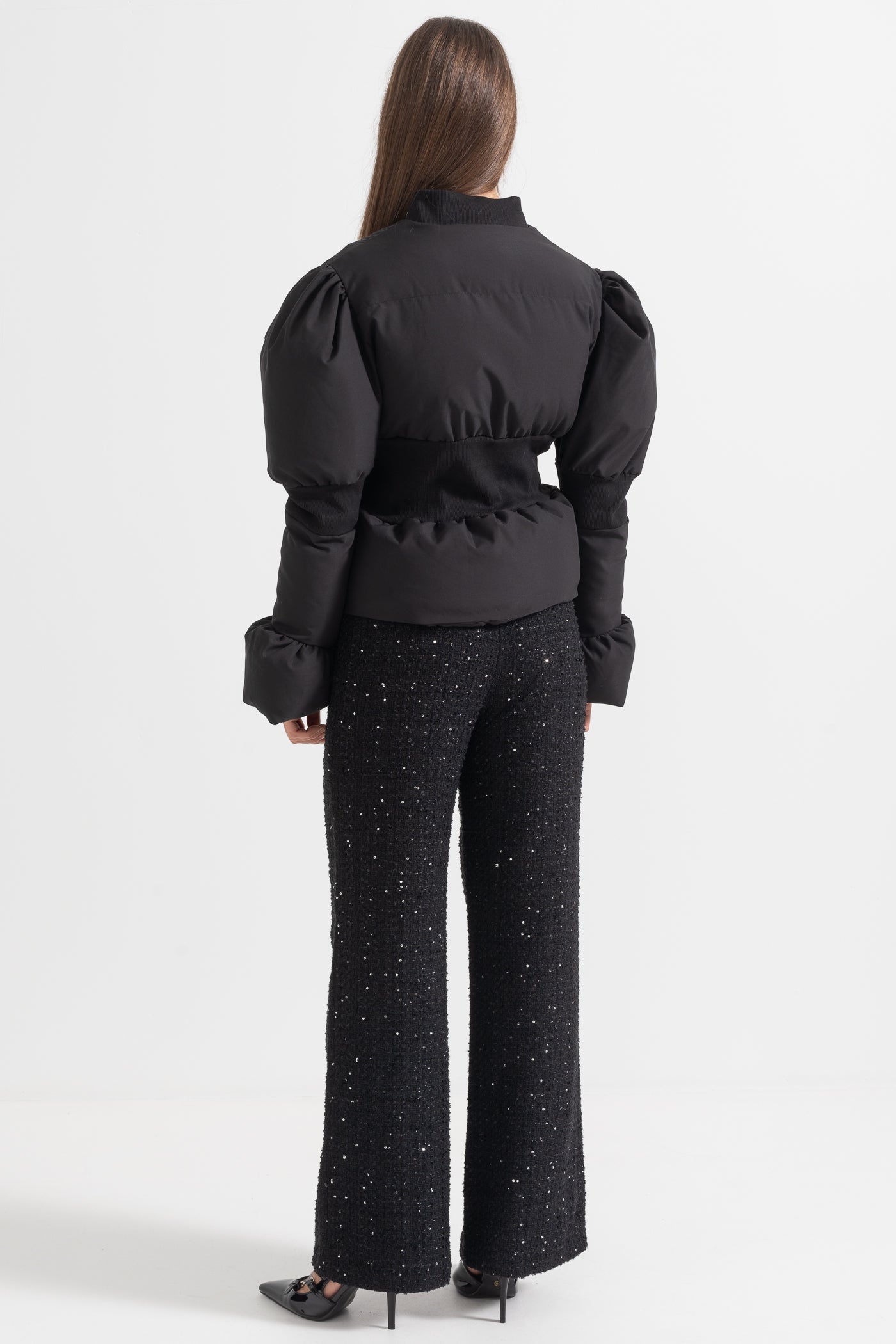 Cropped Puffer Jacket With Fitted Waistline - Black