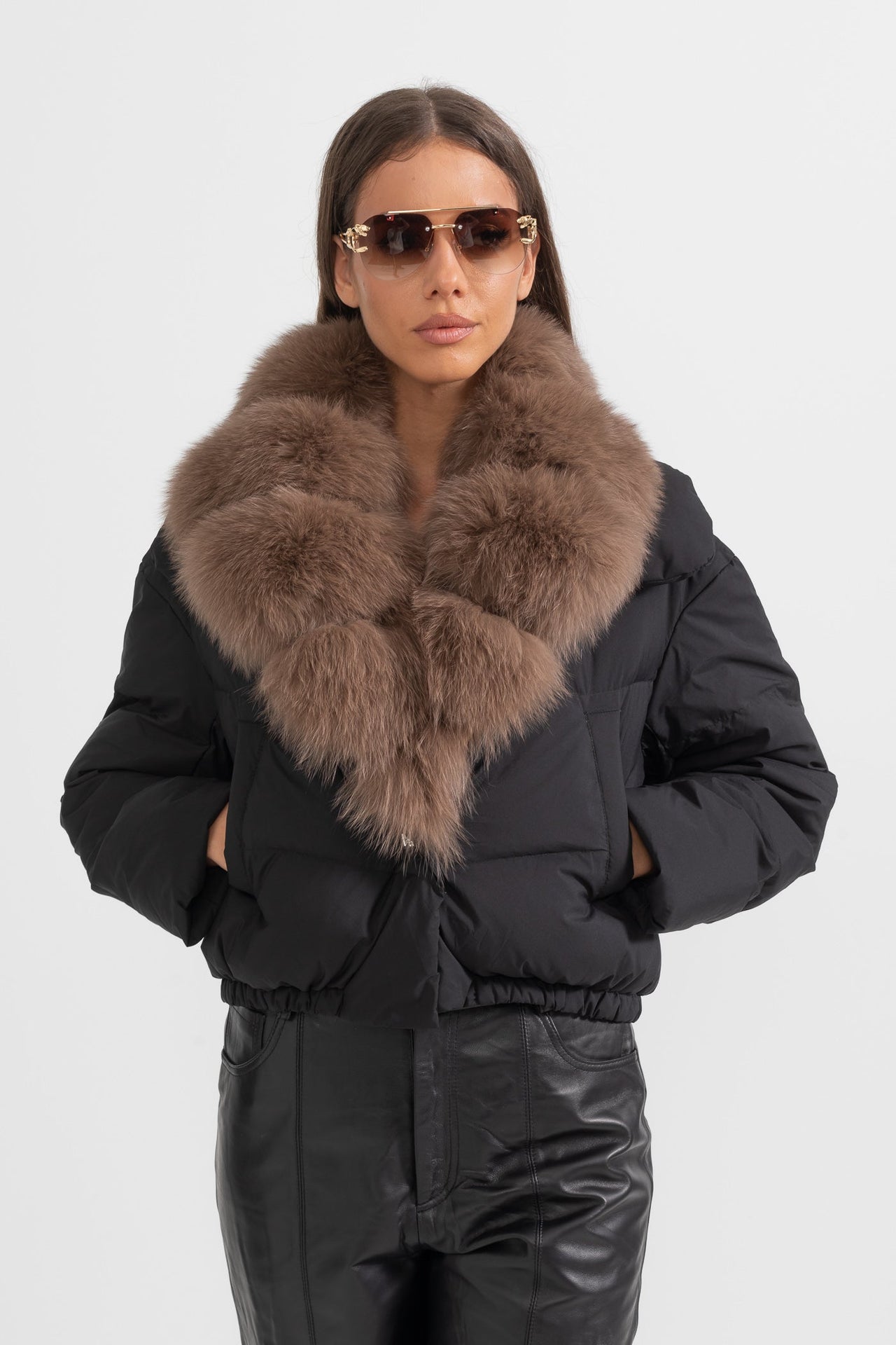 Bufferjakke med Brown Fox Fur -Lined Hood - Sort