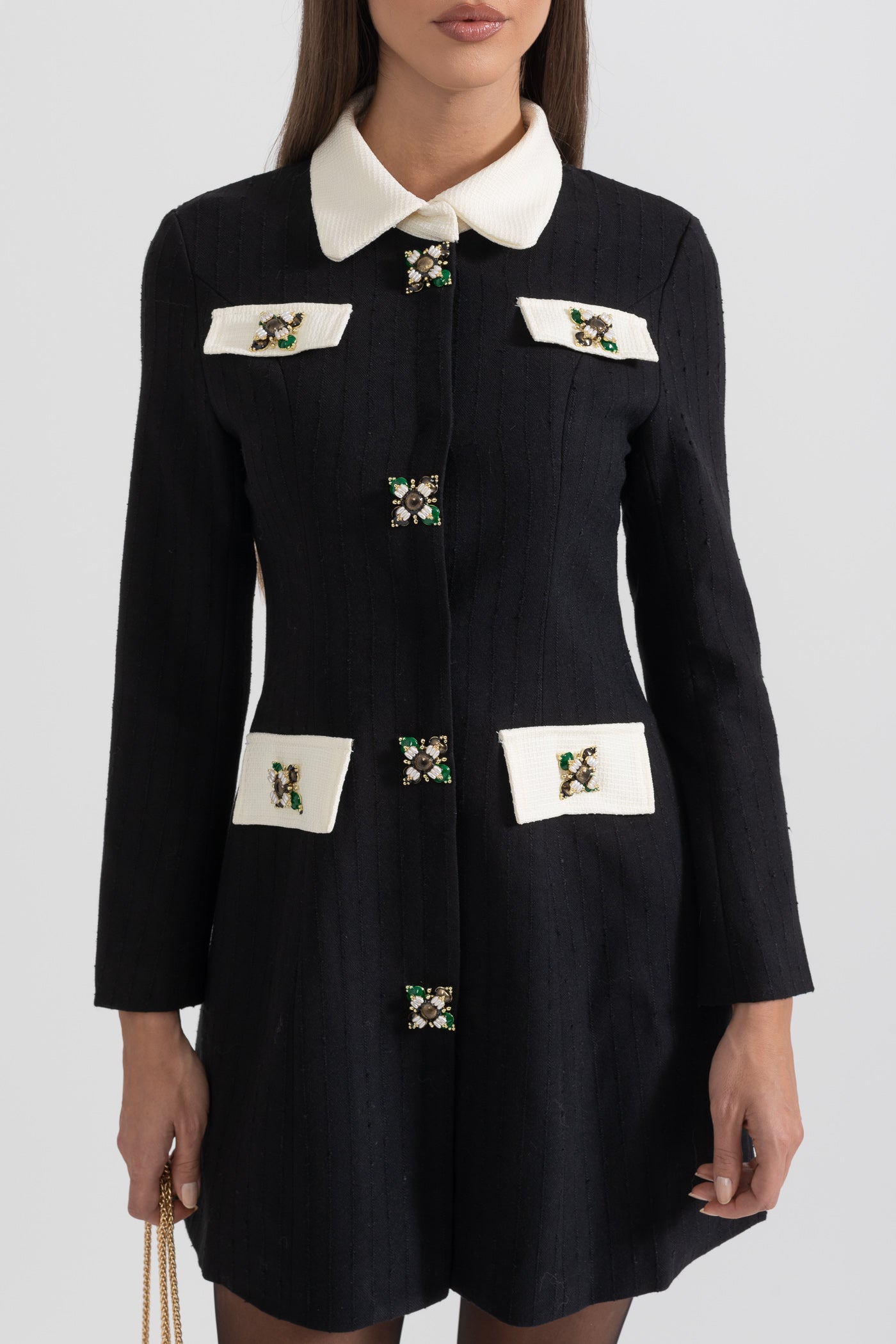 Elegant Buttoned Dress With Contrasting Collar And Pockets - Black