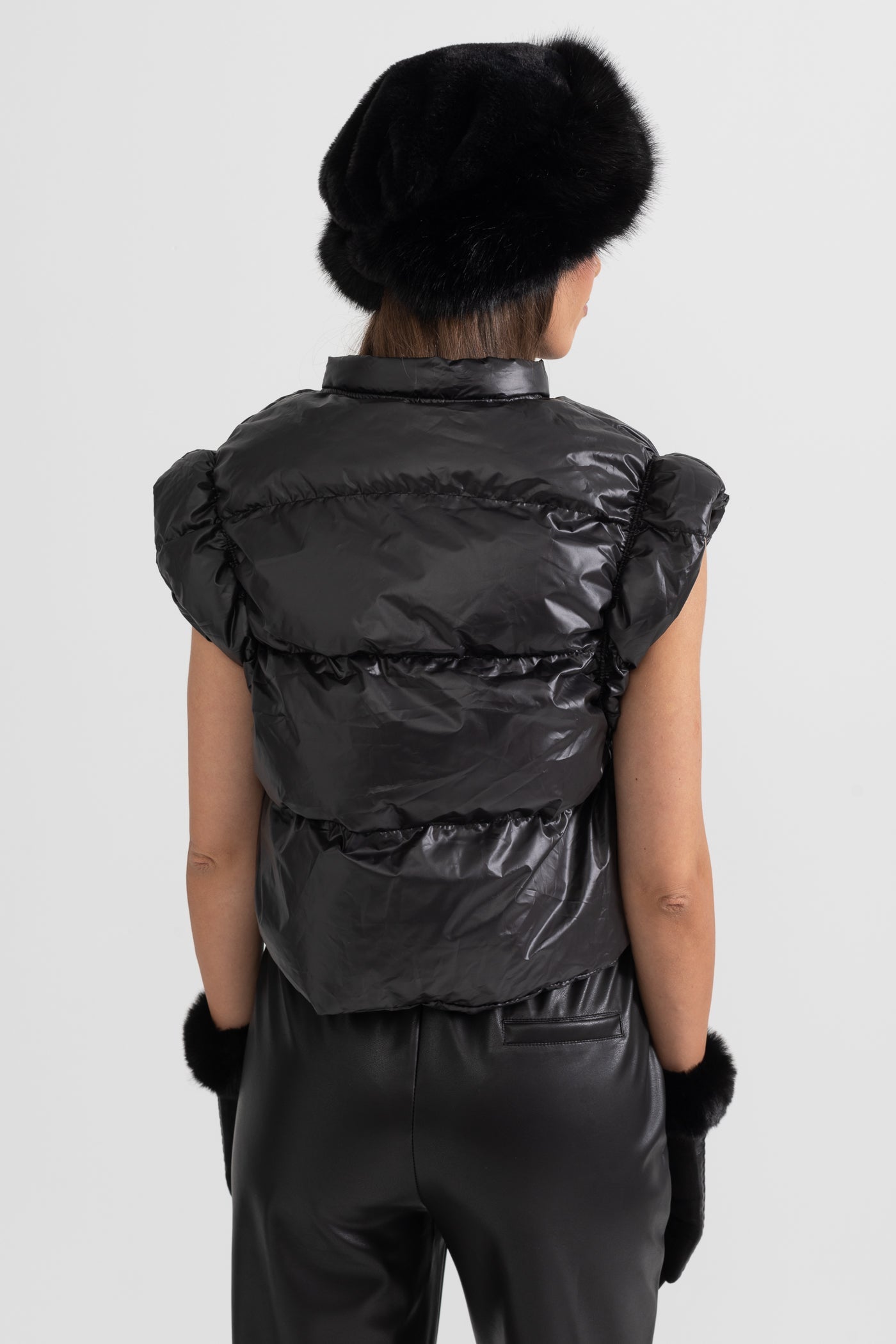 Sleek Puffer Vest - Black