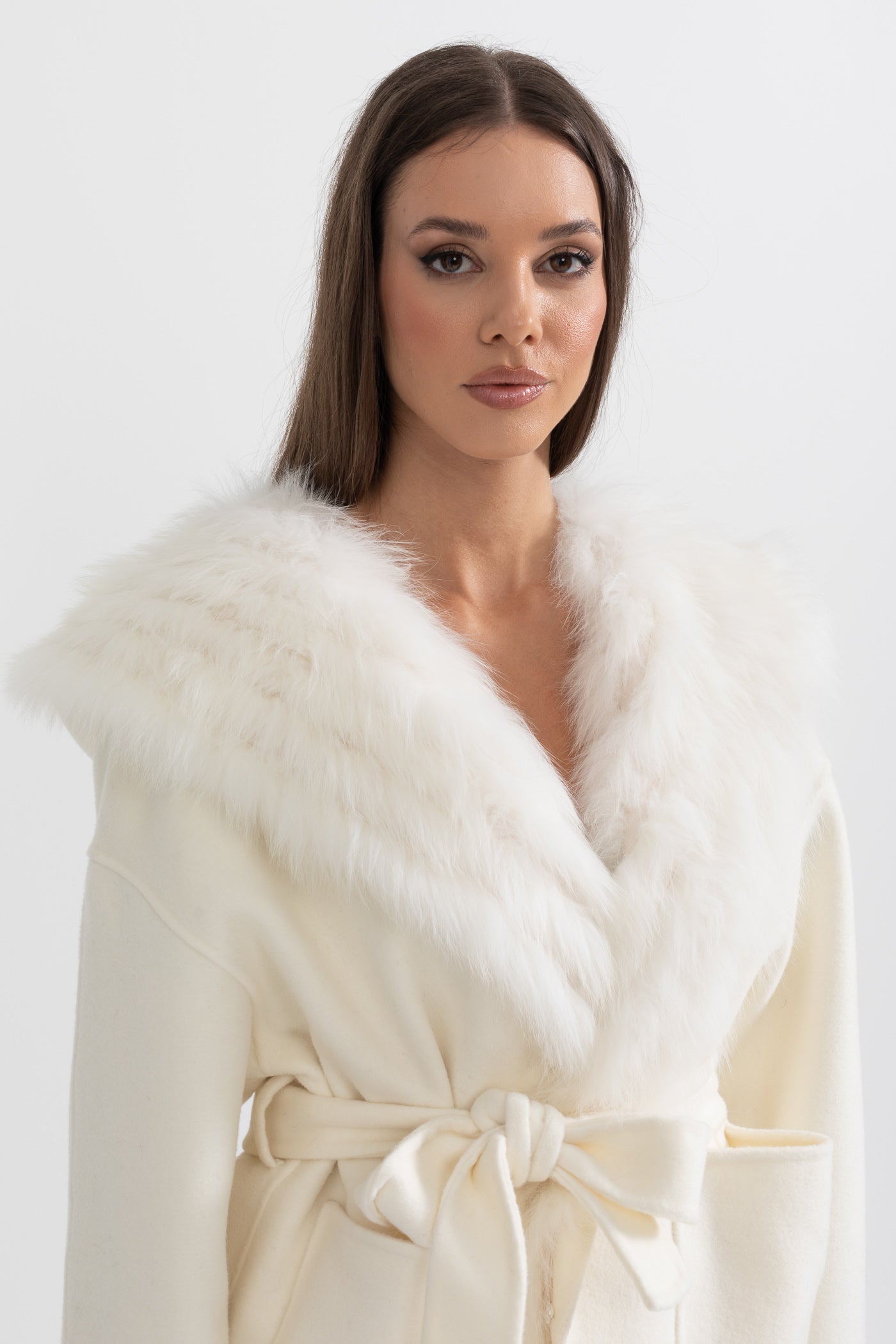 Fur-Collar Jacket With Oversized Hood And Waistband - Ivoire