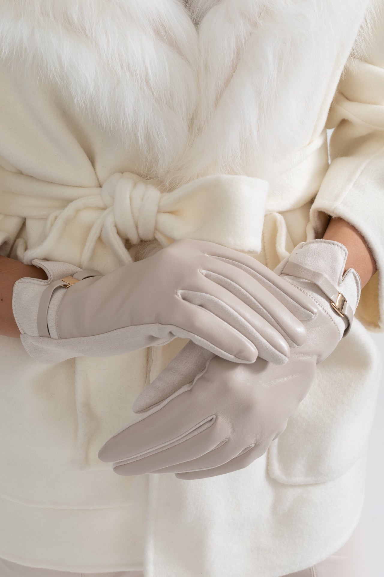 Vegan Leather And Suede Gloves With Gold Buckle Detail - Beige