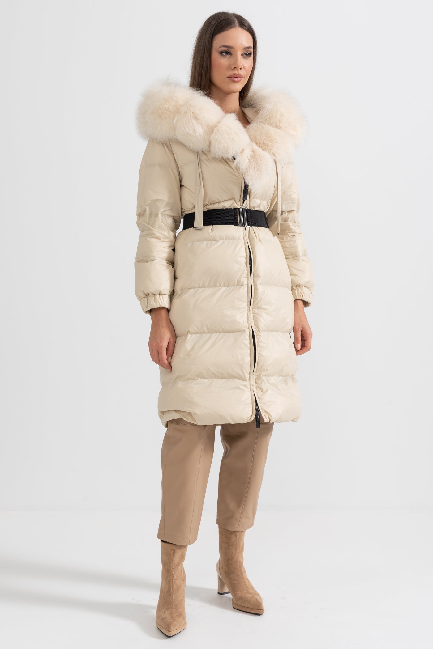 Long Puffer Jacket With White Fox Fur-Lined Hood - Ivoire